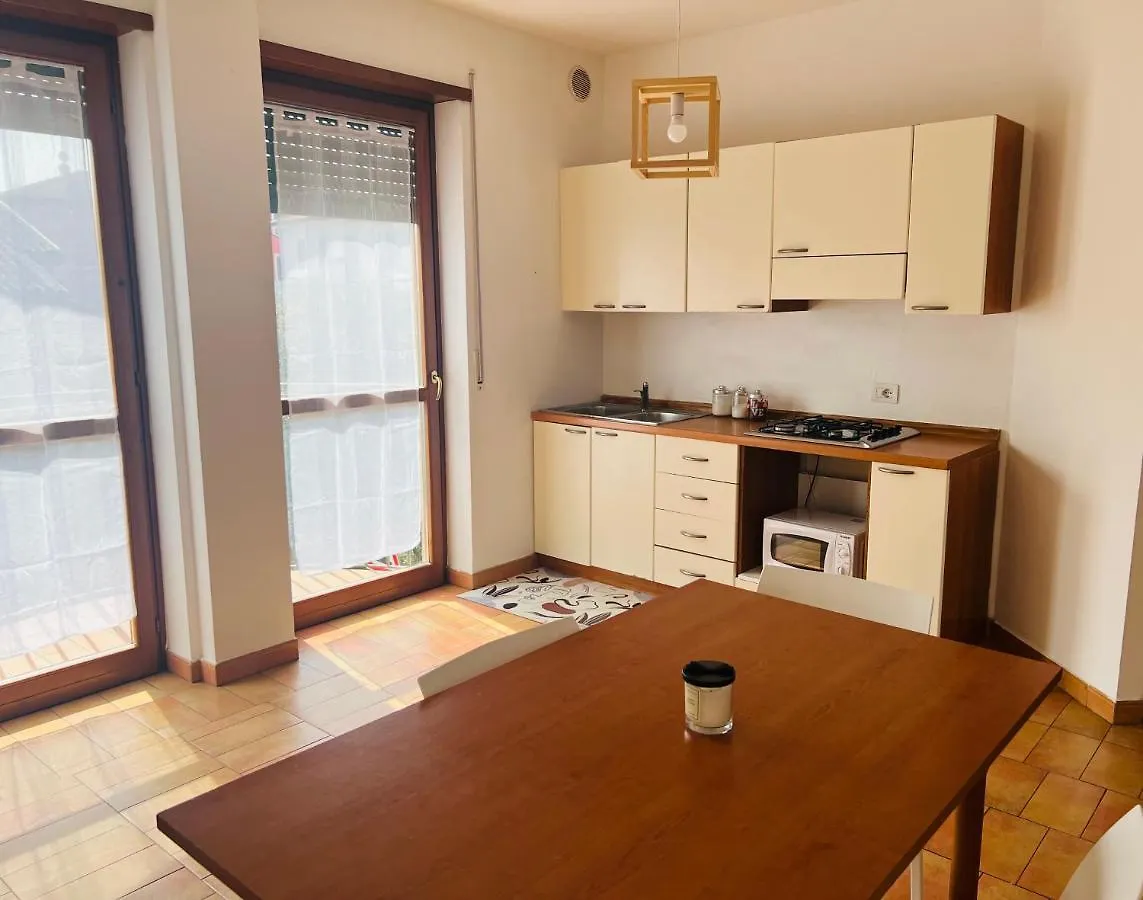 Appartamento Bianco - Peschiera Del Garda 0*,  Italy